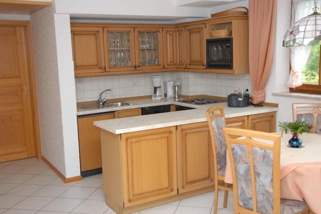 Oberbauernhof - Wohnung "Am Garten" -- Moderne Fewo Im Schoenen Schwarzwaldhaus جوتاخ المظهر الخارجي الصورة