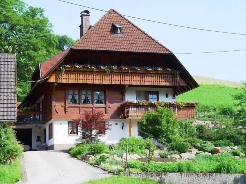 Oberbauernhof - Wohnung "Am Garten" -- Moderne Fewo Im Schoenen Schwarzwaldhaus جوتاخ المظهر الخارجي الصورة